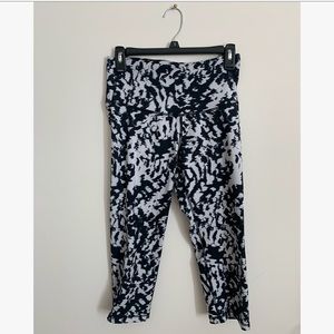 Old Navy Active Go-Dry Workout Leggings